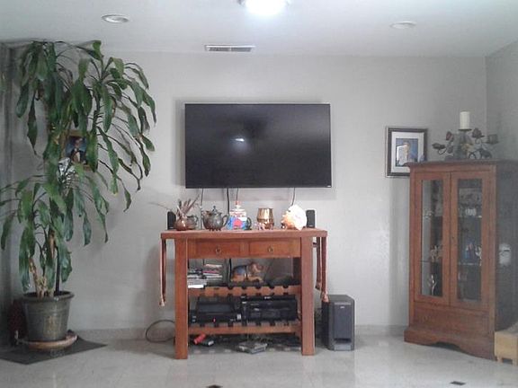 4th image of 14915 Seymour Ave