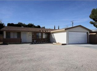 402 E Kettering St, Lancaster, CA 93535