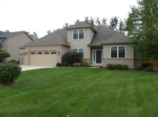 21233 Castlewood Dr, Strongsville, OH 44149