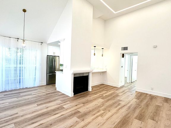 2nd image of 839 N Hayworth Ave APT 201
