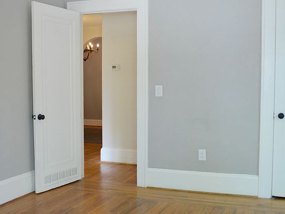 4th image of 2561 Dellwood Ave APT 2