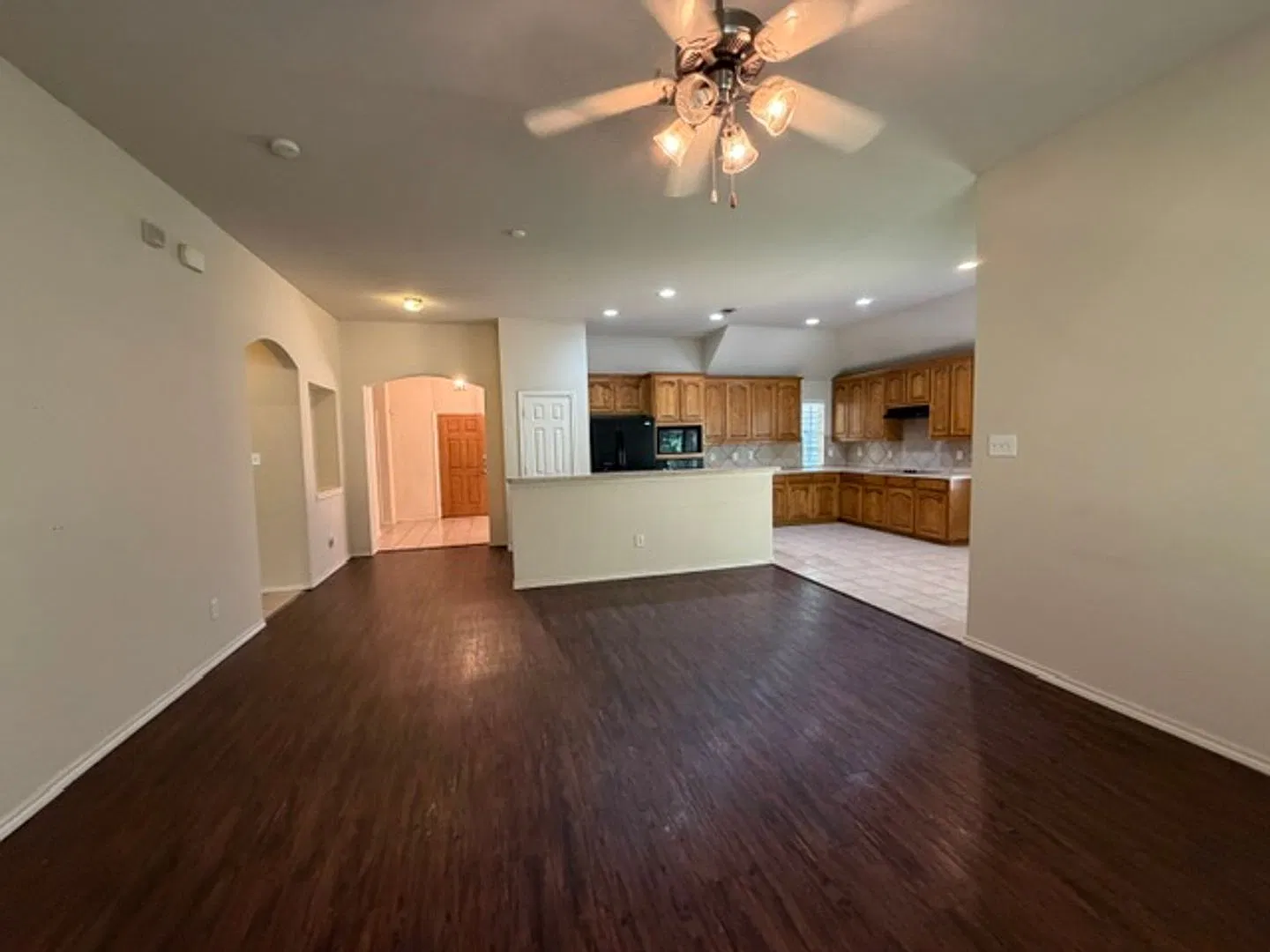 **5732 Derek Way Grand Prairie** — Photo 4