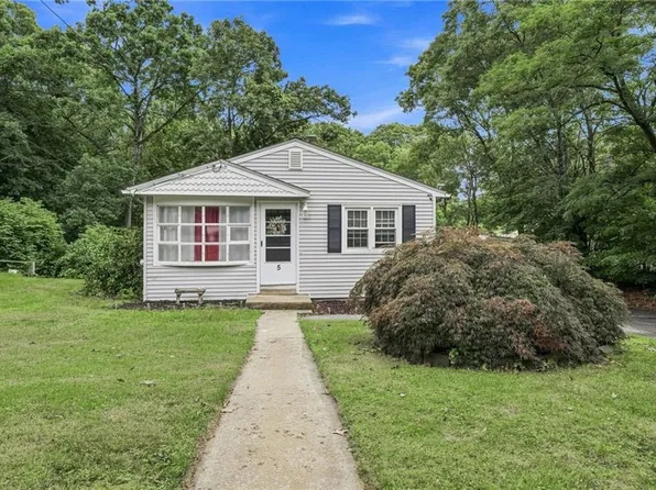 5 Packard Ave, Warwick, RI 02886