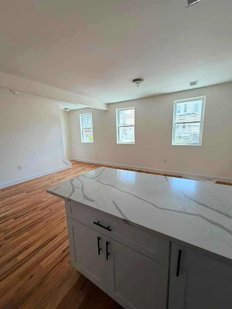 5 bed, $4,000 — Photo 3