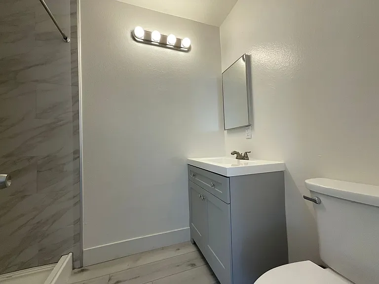 15345 Murray Ave — Photo 20