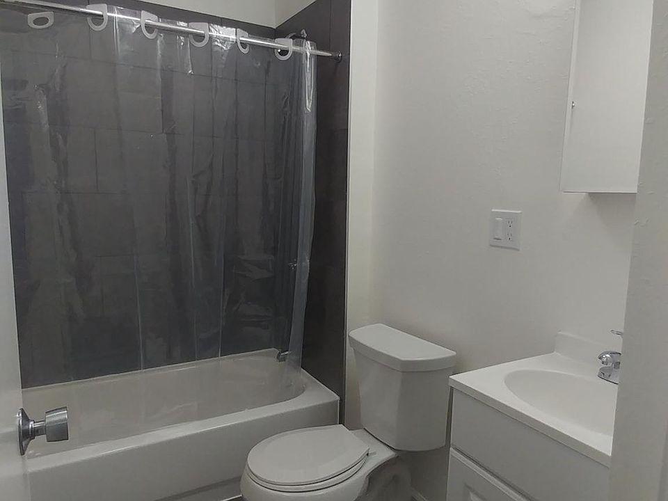 2nd image of 829 Leavenworth St APT 105