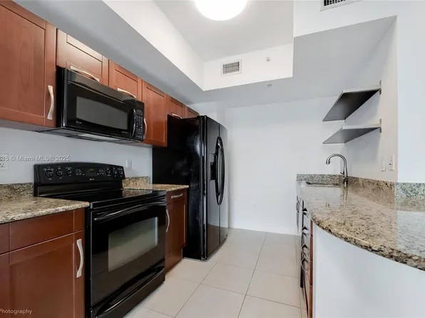 7280 SW 90th St #E208, Miami, FL 33156