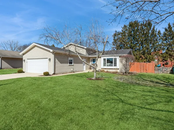 3706 W Cornell Ct, McHenry, IL 60050