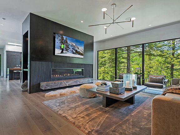 3rd image of 3011 E Ridgetop Rd