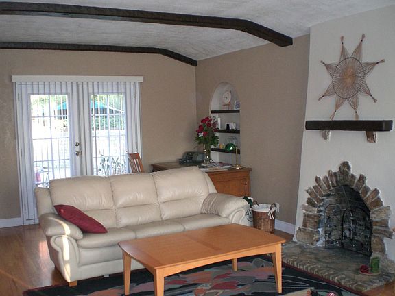 Living room with wooden beams