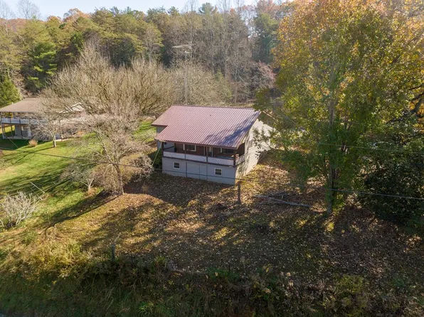 438 Lance Cove Rd, Hayesville, NC 28904