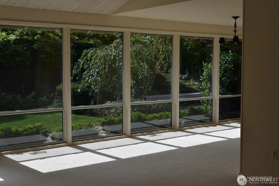 3 bed, 2.5 bath, 1930 sqft, $4,600 — Photo 3