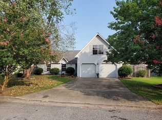 832 Ringfield Rd, Virginia Beach, VA 23454