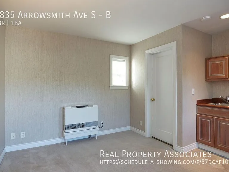 9835 Arrowsmith Ave S #B — Photo 3