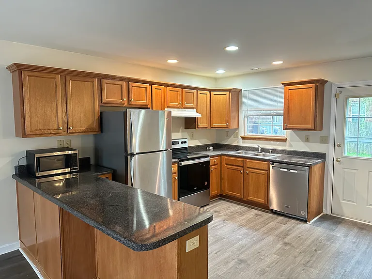 4531 Meadowlark Manor Ln — Photo 3