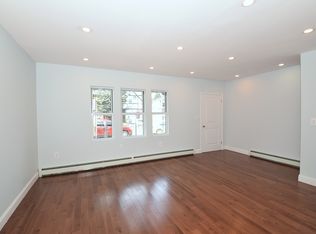 114-13 203rd St, Saint Albans, NY 11412