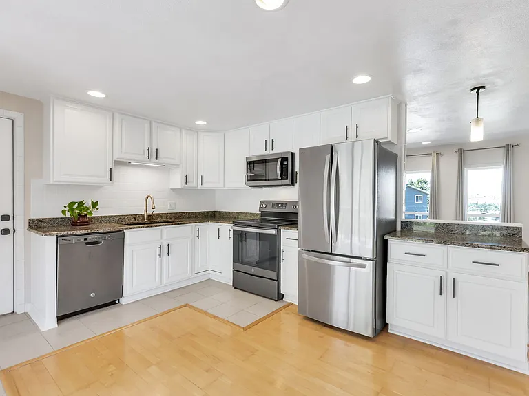 15726 W 3rd Ave — Photo 4