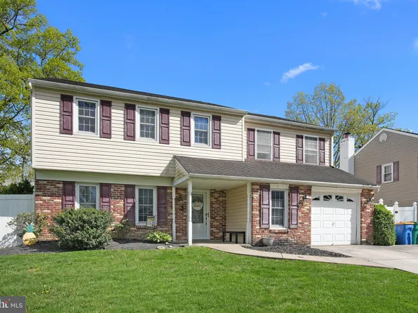 722 Fairbridge Dr, Fairless Hills, PA 19030