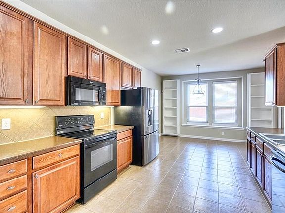 2nd image of 16004 Alvarado Dr