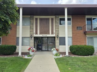 9446 Dee Rd APT 2E, Des Plaines, IL 60016