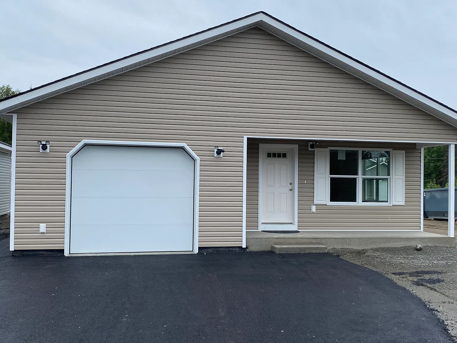 2 bed, 1124 sqft, $1,900 — Photo 1