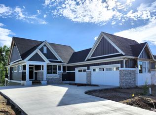 127 Spring Farm Rd, North Oaks, MN 55127