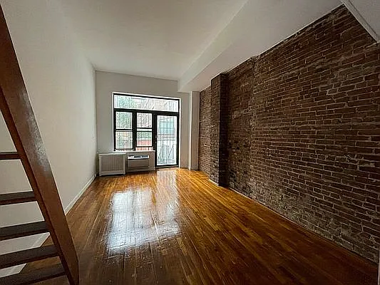 Rented by J PRESTON AND ASSOCIATES INC | media 4