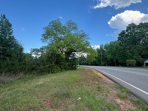 3rd image of 422 Sparta Hwy NE