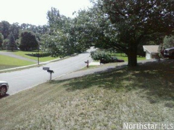 4th image of 2925 E Rum River Dr S