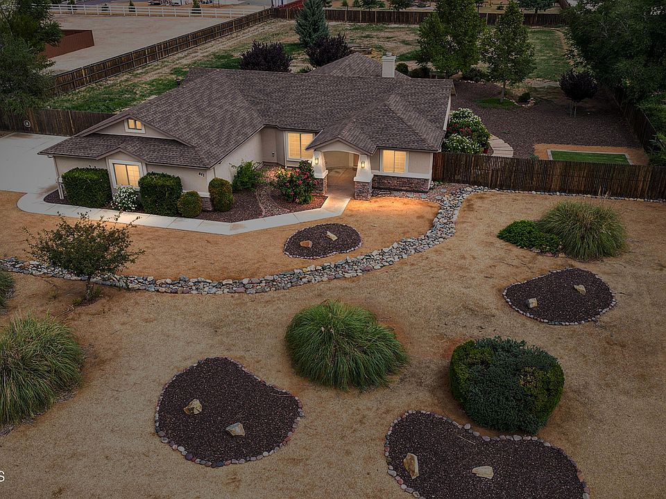 1st image of 947 Tiffany Way