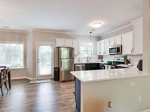 3rd image of 408 Cashmere Dr #1