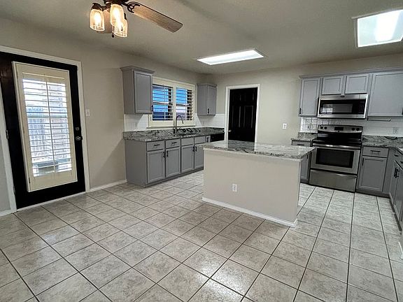 5th image of 5425 Veranda Ct