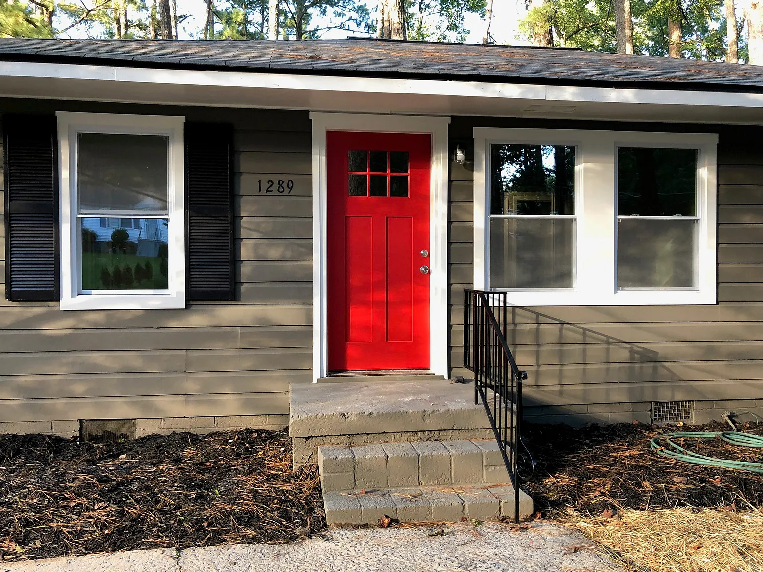 4 bed, 1208 sqft, $2,600 — Photo 2