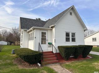 840 E 4th St, Galesburg, IL 61401