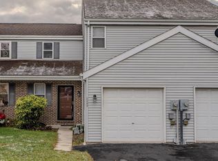 2289 N Point Dr, York, PA 17406