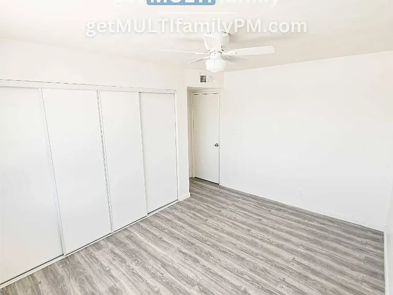 7120 N 66th Dr #101 — Photo 5