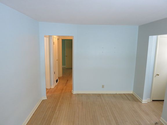 3rd image of 106 E Henry Clay St