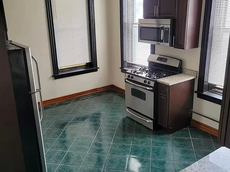 2139 S Western Ave #2 — Photo 5