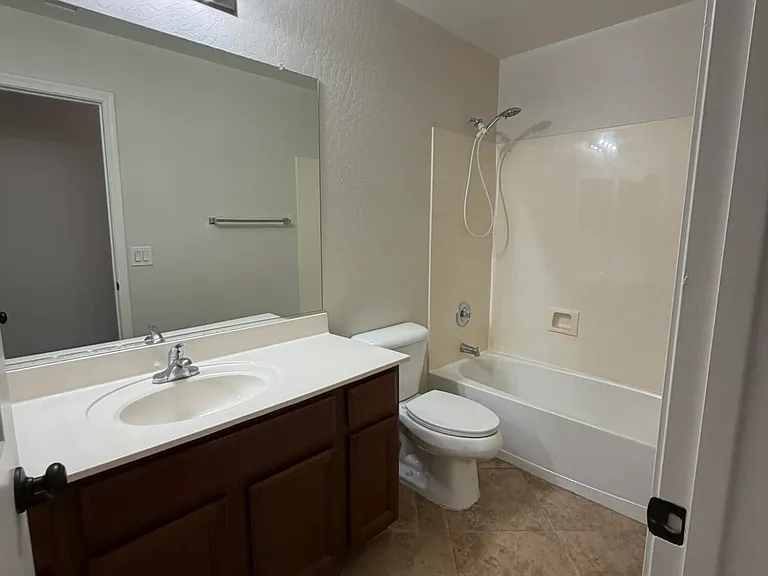 352 W Gascon Rd — Photo 12