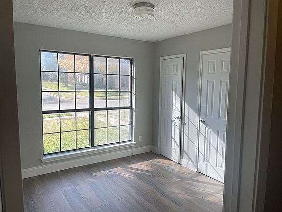 4th image of 437 Conger Dr