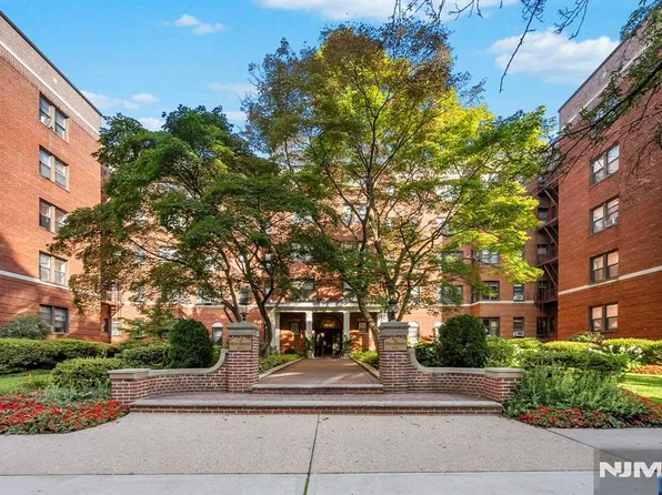 100 Prospect Avenue #1F, Hackensack, NJ 07601