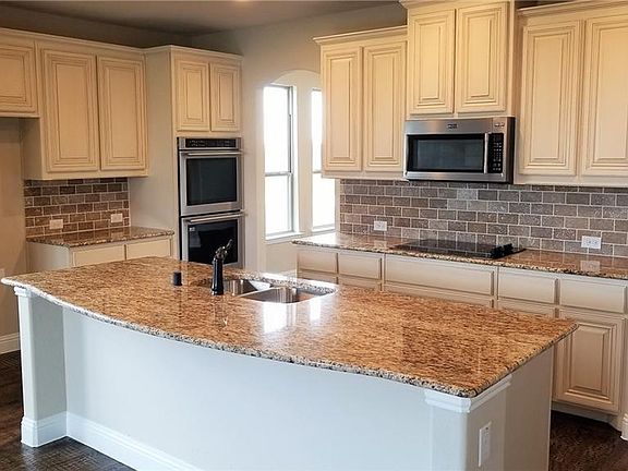 2nd image of 210 Crystal Creek Ln