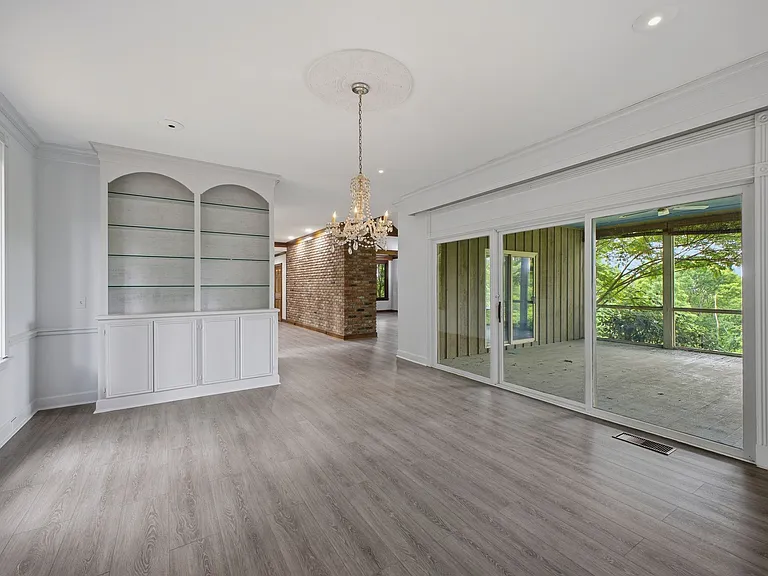 5612 Stanford Ct — Photo 7