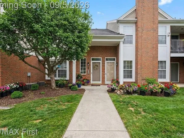 46124 Allenton Dr, Macomb, MI 48044