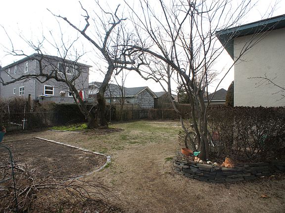 4th image of 447 Beach 142 St #142