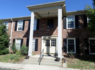 4717 Chiswick Ct APT 102, Saint Matthews, KY 40207