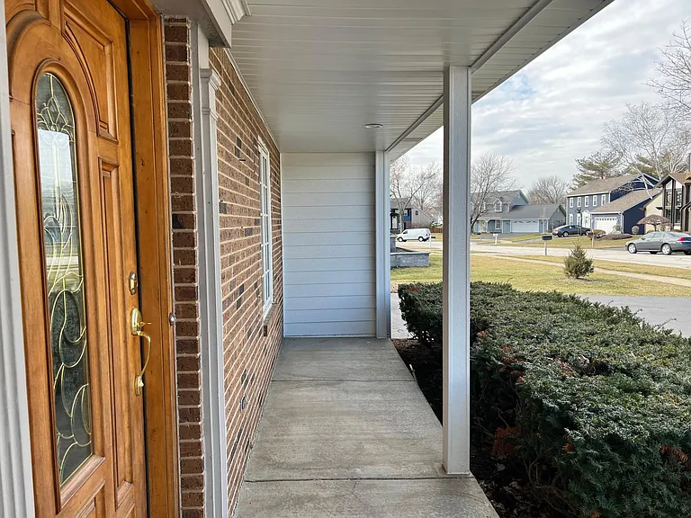 1858 Princeton Cir — Photo 28