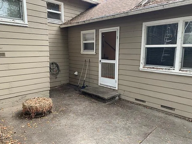 291 Pitt Ave — Photo 17