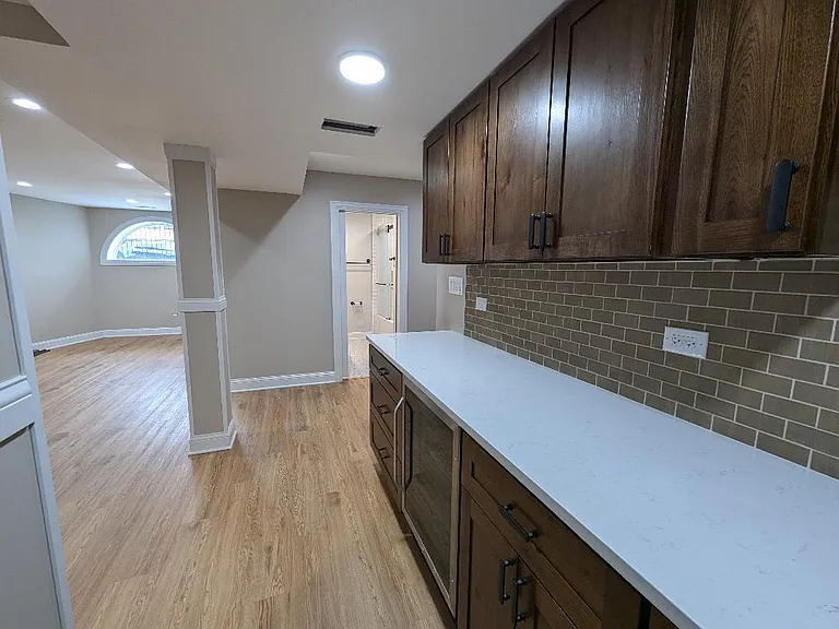 2150 W Monroe St — Photo 90