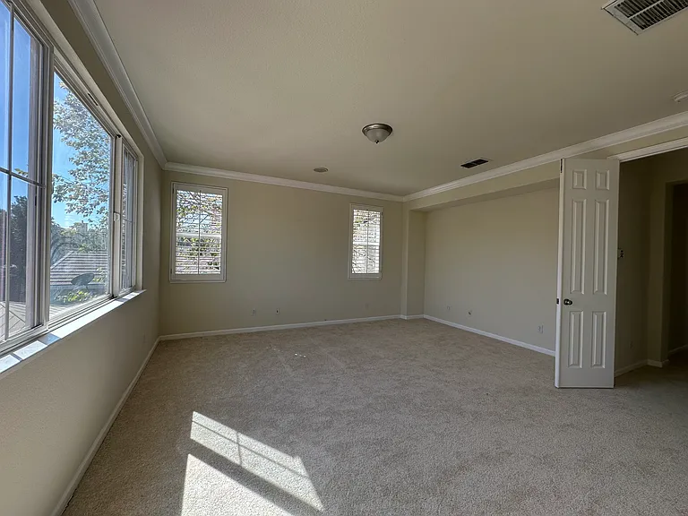 322 S Central Pkwy — Photo 24